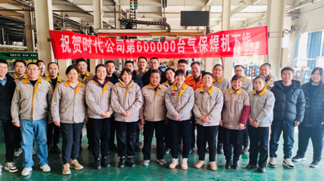 風雨中馳而不息，奮斗中砥礪前行